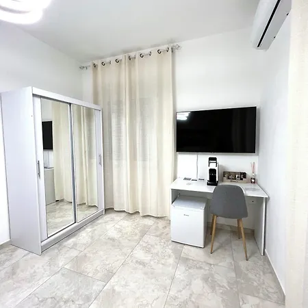 Circeo Boutique Rooms-2